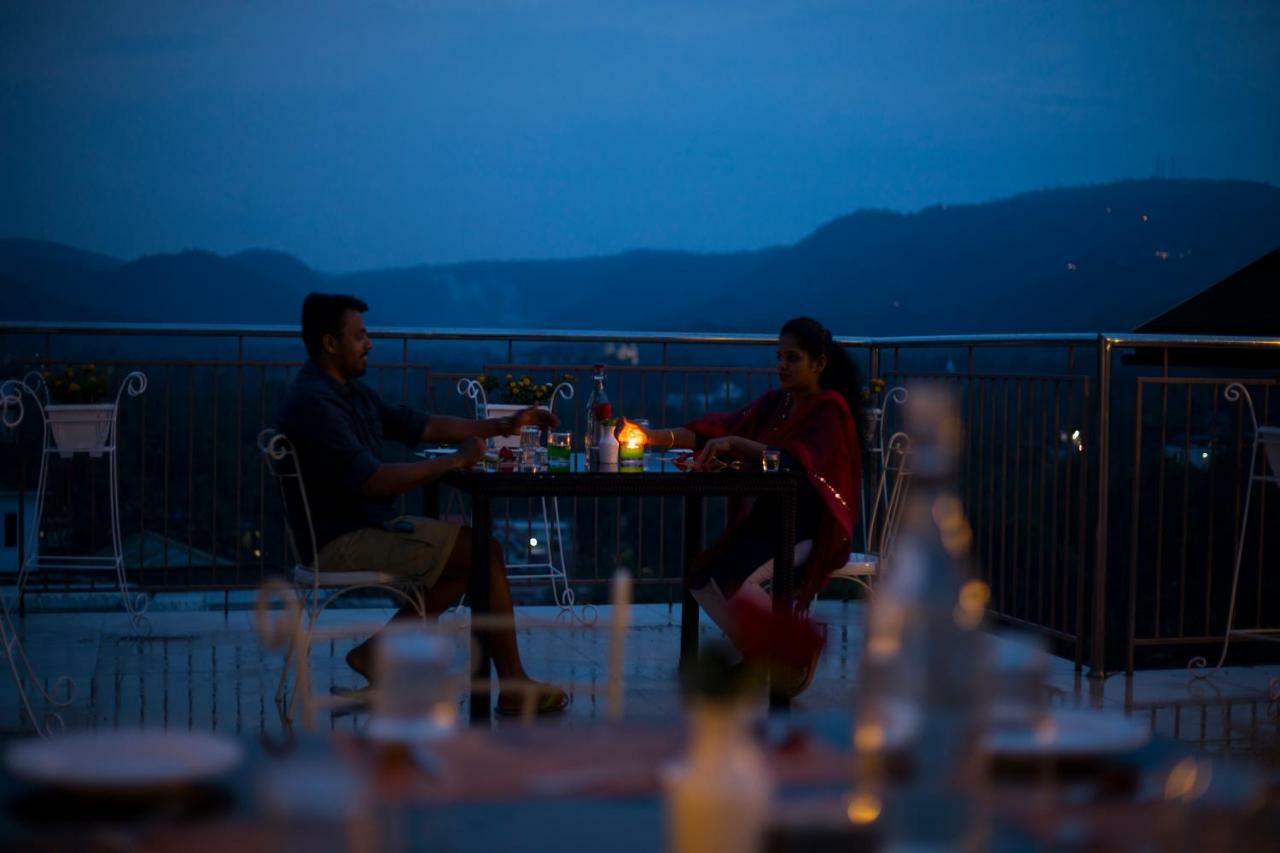 Sterling Thekkady Hotel Luaran gambar
