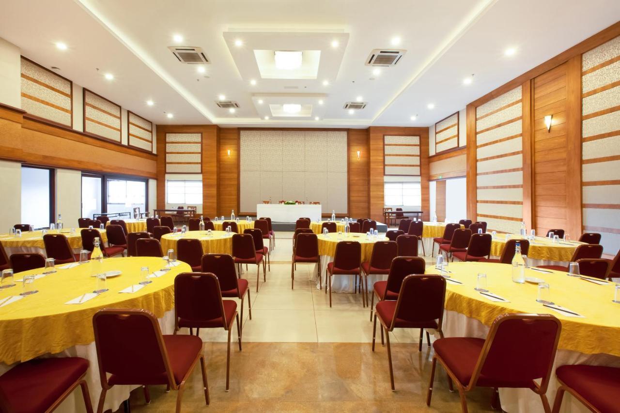 Sterling Thekkady Hotel Luaran gambar